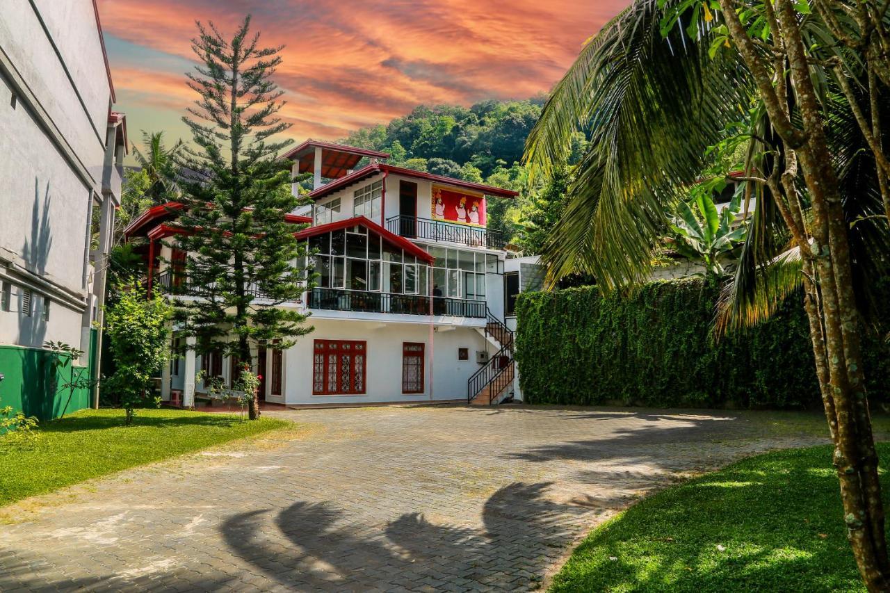 Queens Lodge Kandy Buitenkant foto